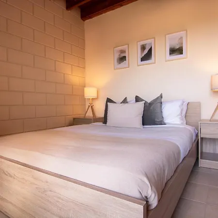 Phaedrus Living Argaka Zen Villa